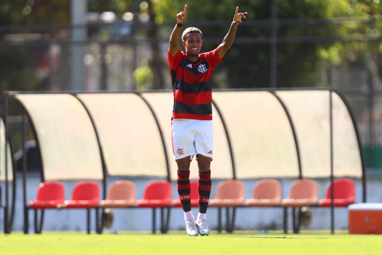 SUB-20 DO FLAMENGO GOLEIA BOTAFOGO POR 6 A 1